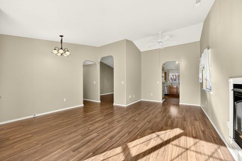 Tiny photo for 577 C Street, Phoenix, OR 97535 (MLS # 220212670)