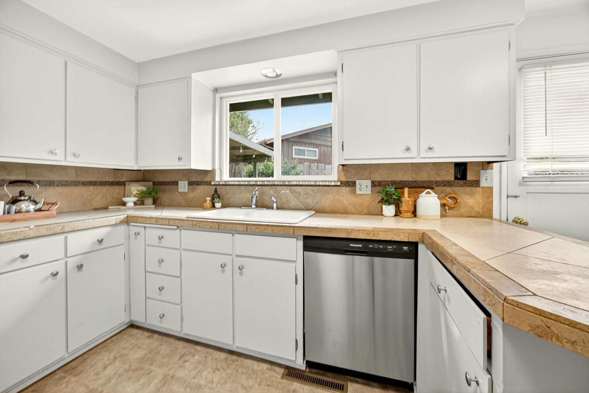 Blossom Hill Terrace Unit No 1 - Residential