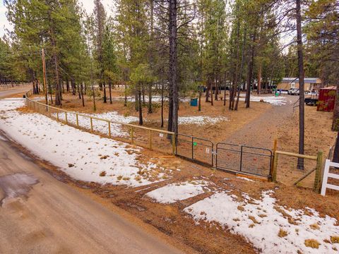 Tiny photo for 52739 Ammon Road, La Pine, OR 97739 (MLS # 220214317)