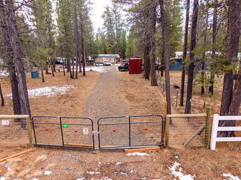 Tiny photo for 52739 Ammon Road, La Pine, OR 97739 (MLS # 220214317)