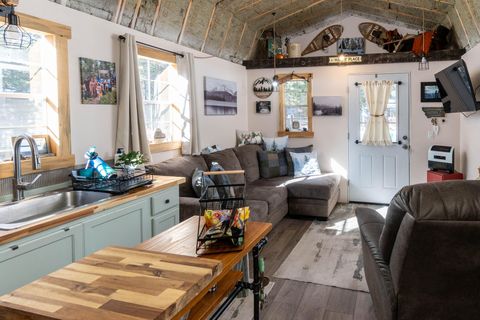 Tiny photo for 52739 Ammon Road, La Pine, OR 97739 (MLS # 220214317)