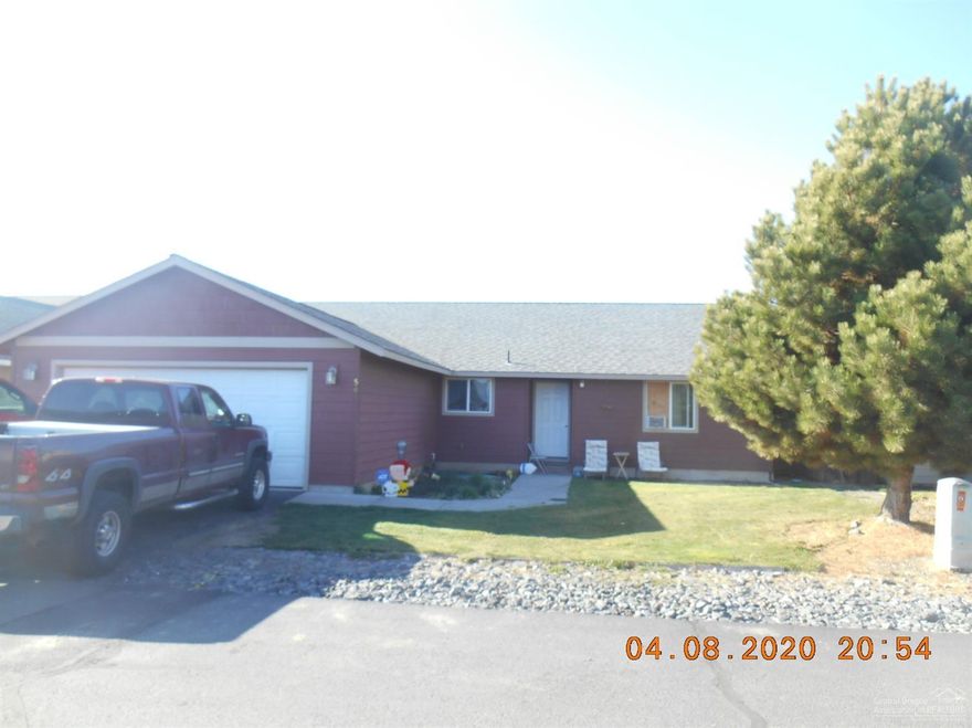 WOW!!! This home is priced to sell!! Four bedrooms, 1916 square feet. Hardwood floors. Close to schools, trails, the performing arets center and the Madras Aquatic Center. Simply a great location and a great price. Act fast and this can be your home. Call your favorite Realtor and schedule a tour today!!!