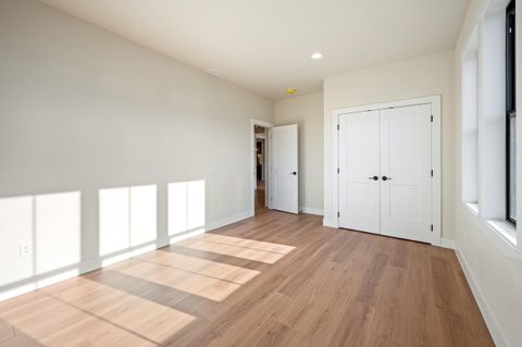 Tiny photo for 16768 Sandy Court, La Pine, OR 97739 (MLS # 220217032)