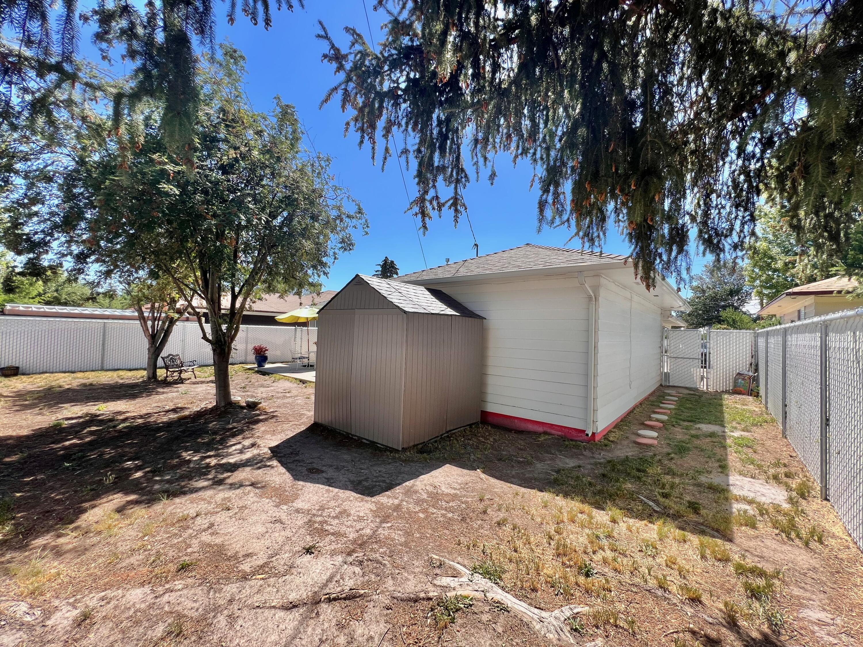 Old Orchard Manor - Residential