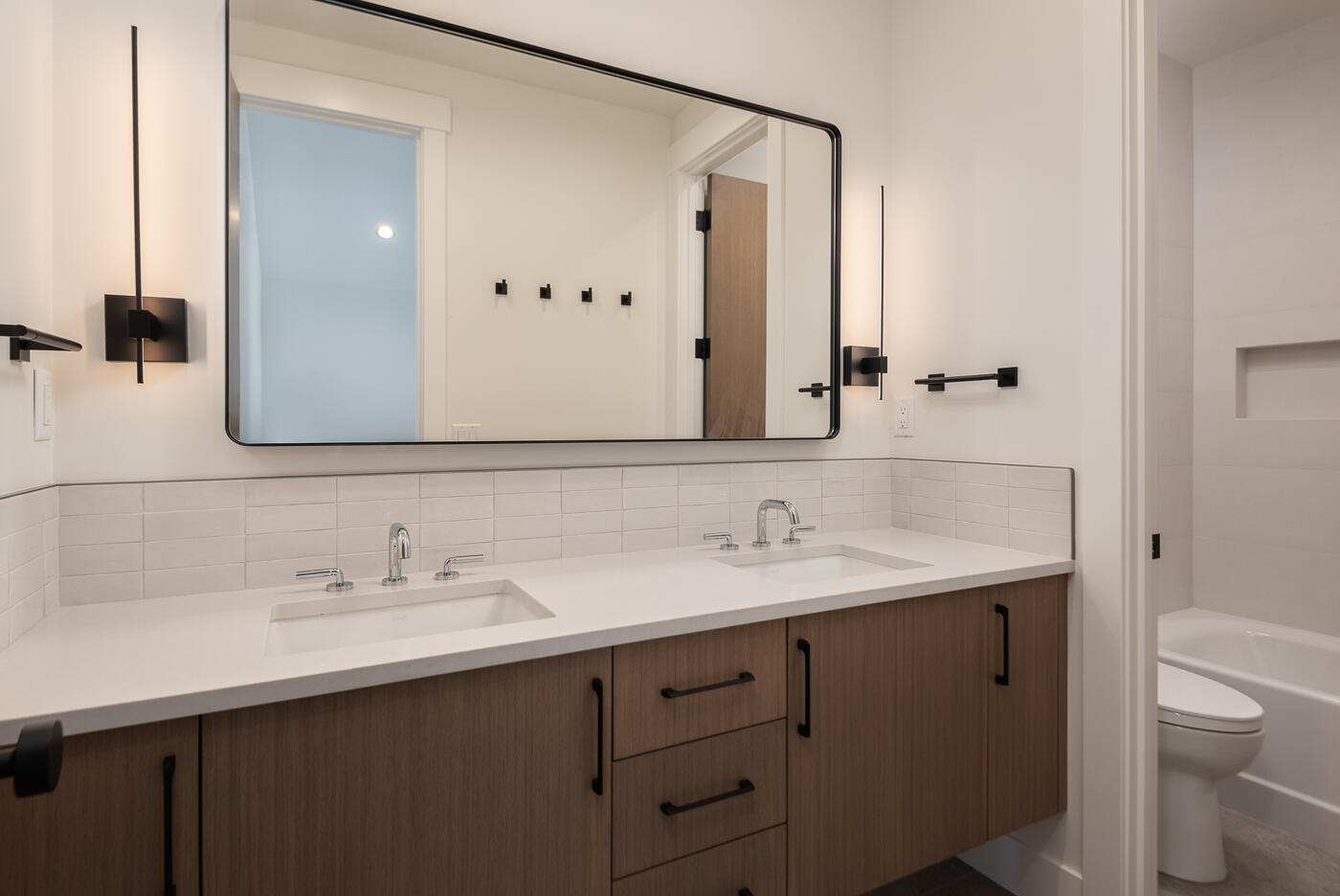 Discovery West Phase 4 - Residential