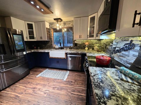 Tiny photo for 14759 Longleaf Pine, La Pine, OR 97739 (MLS # 220218740)