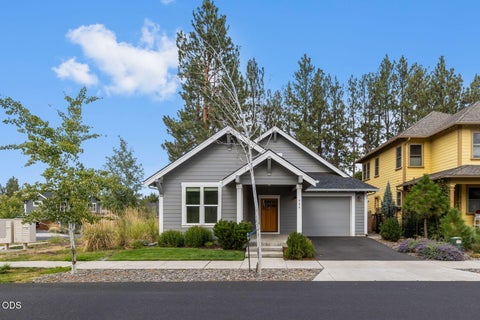 Photo of 904 E Horse Back Trail, Sisters, OR 97759 (MLS # 220228243)