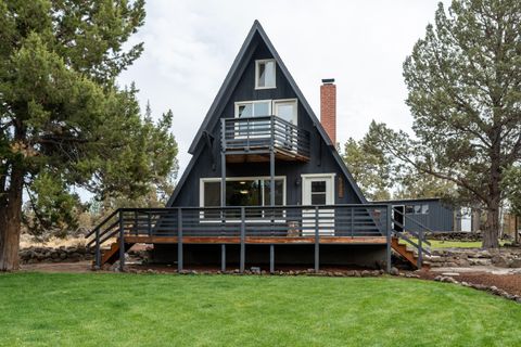 Photo of 5325 NW Jackpine Avenue, Redmond, OR 97756 (MLS # 220211647)