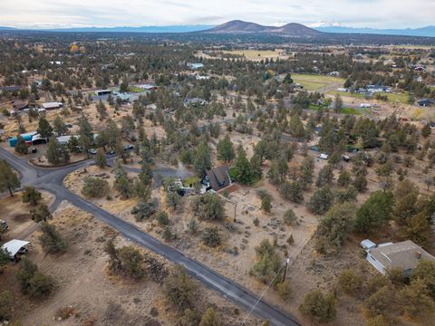 Tiny photo for 5325 NW Jackpine Avenue, Redmond, OR 97756 (MLS # 220211647)