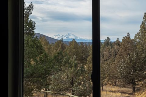 Tiny photo for 5325 NW Jackpine Avenue, Redmond, OR 97756 (MLS # 220211647)