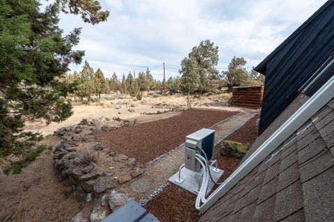 Tiny photo for 5325 NW Jackpine Avenue, Redmond, OR 97756 (MLS # 220211647)