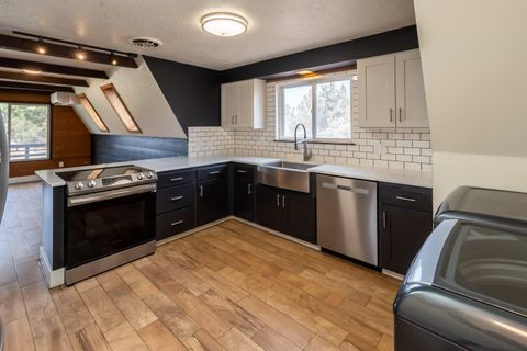 Tiny photo for 5325 NW Jackpine Avenue, Redmond, OR 97756 (MLS # 220211647)