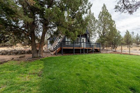 Tiny photo for 5325 NW Jackpine Avenue, Redmond, OR 97756 (MLS # 220211647)