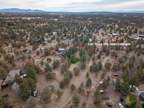 Tiny photo for 5325 NW Jackpine Avenue, Redmond, OR 97756 (MLS # 220211647)