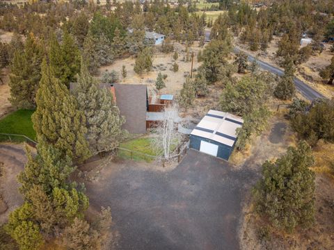 Tiny photo for 5325 NW Jackpine Avenue, Redmond, OR 97756 (MLS # 220211647)