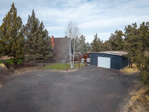 Tiny photo for 5325 NW Jackpine Avenue, Redmond, OR 97756 (MLS # 220211647)