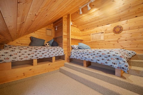 Tiny photo for 17685 Warbler West Lane #5,6,7, Sunriver, OR 97707 (MLS # 220226995)