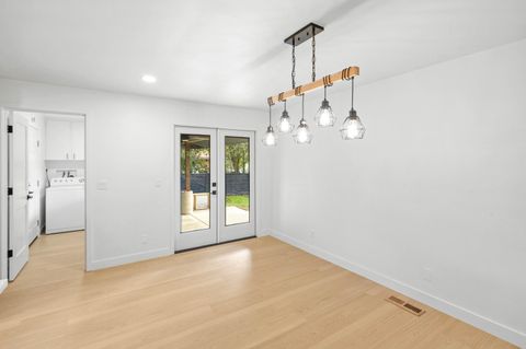 Tiny photo for 872 Morrison Avenue, Medford, OR 97504 (MLS # 220210298)