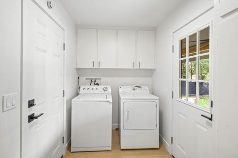 Tiny photo for 872 Morrison Avenue, Medford, OR 97504 (MLS # 220210298)