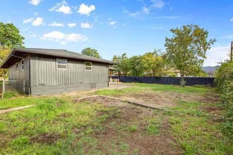 Tiny photo for 872 Morrison Avenue, Medford, OR 97504 (MLS # 220210298)