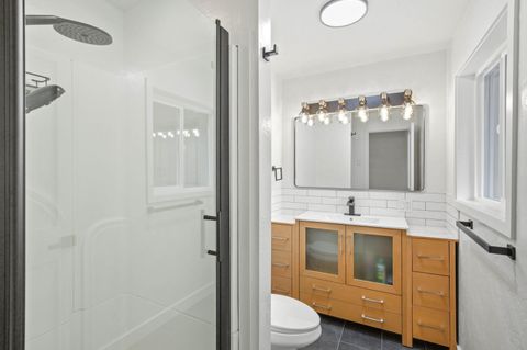 Tiny photo for 872 Morrison Avenue, Medford, OR 97504 (MLS # 220210298)
