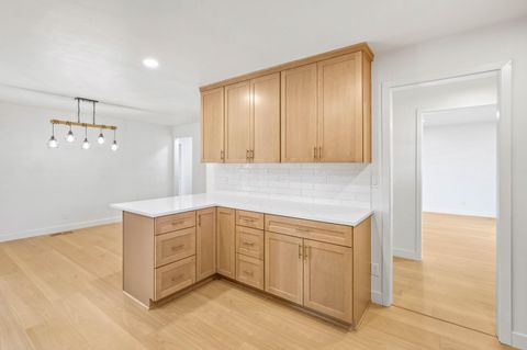 Tiny photo for 872 Morrison Avenue, Medford, OR 97504 (MLS # 220210298)