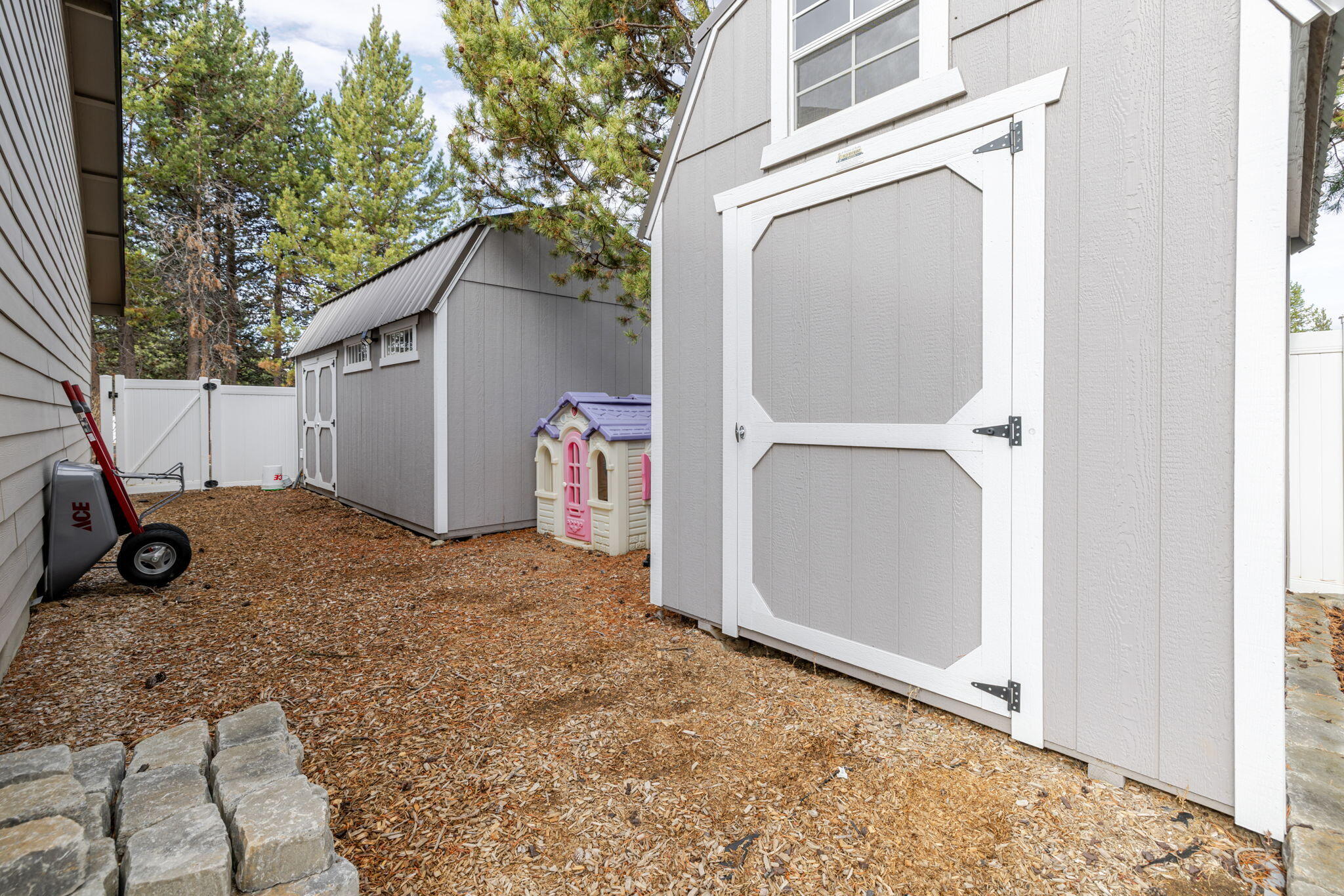 R&W Estates - Residential