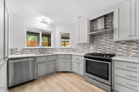 Tiny photo for 1537 Murphy Creek Road, Grants Pass, OR 97527 (MLS # 220222966)