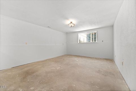 Tiny photo for 1537 Murphy Creek Road, Grants Pass, OR 97527 (MLS # 220222966)