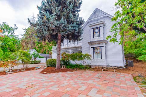 Tiny photo for 540 E California Street, Jacksonville, OR 97530 (MLS # 220227457)
