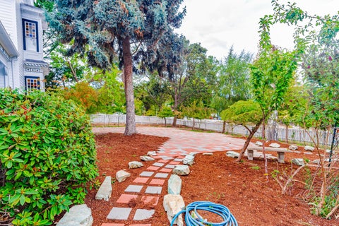 Tiny photo for 540 E California Street, Jacksonville, OR 97530 (MLS # 220227457)