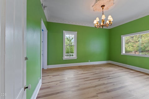 Tiny photo for 540 E California Street, Jacksonville, OR 97530 (MLS # 220227457)