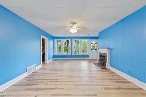 Tiny photo for 540 E California Street, Jacksonville, OR 97530 (MLS # 220227457)