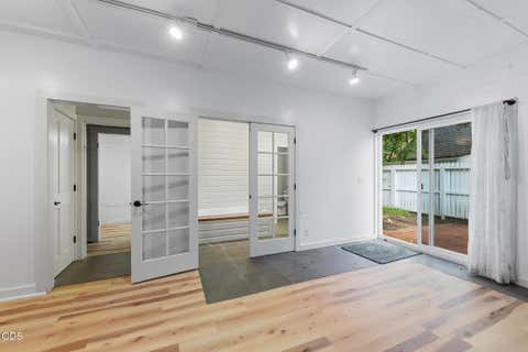 Tiny photo for 540 E California Street, Jacksonville, OR 97530 (MLS # 220227457)