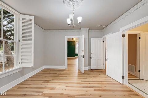 Tiny photo for 540 E California Street, Jacksonville, OR 97530 (MLS # 220227457)