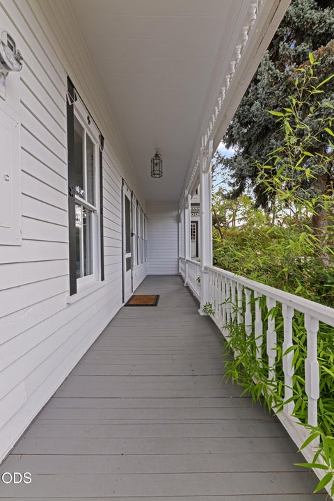 Tiny photo for 540 E California Street, Jacksonville, OR 97530 (MLS # 220227457)