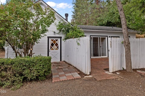 Tiny photo for 540 E California Street, Jacksonville, OR 97530 (MLS # 220227457)