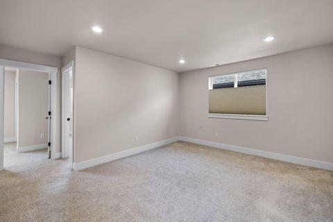 Tiny photo for 3831 NE Tellus Drive, Bend, OR 97701 (MLS # 220217369)