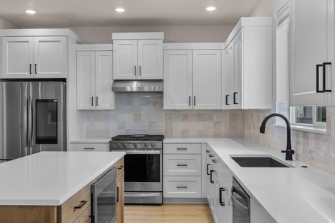 Tiny photo for 3831 NE Tellus Drive, Bend, OR 97701 (MLS # 220217369)