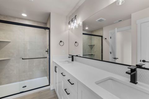 Tiny photo for 3831 NE Tellus Drive, Bend, OR 97701 (MLS # 220217369)