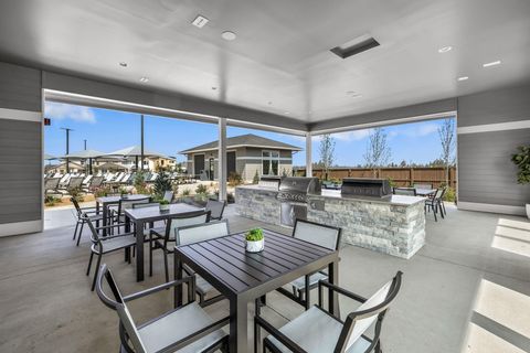 Tiny photo for 3831 NE Tellus Drive, Bend, OR 97701 (MLS # 220217369)