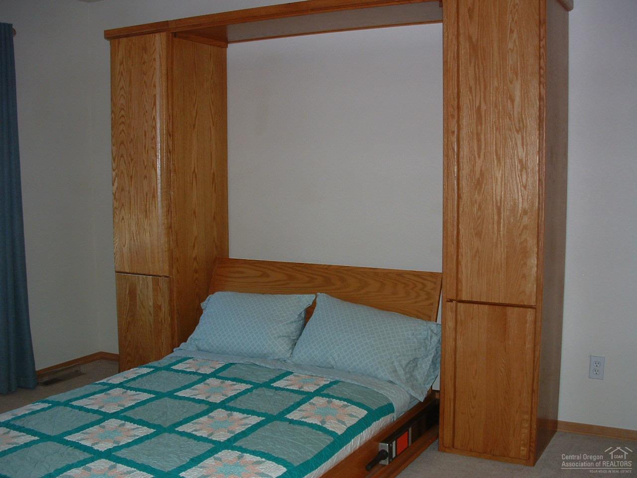Eagle Crest - Residential