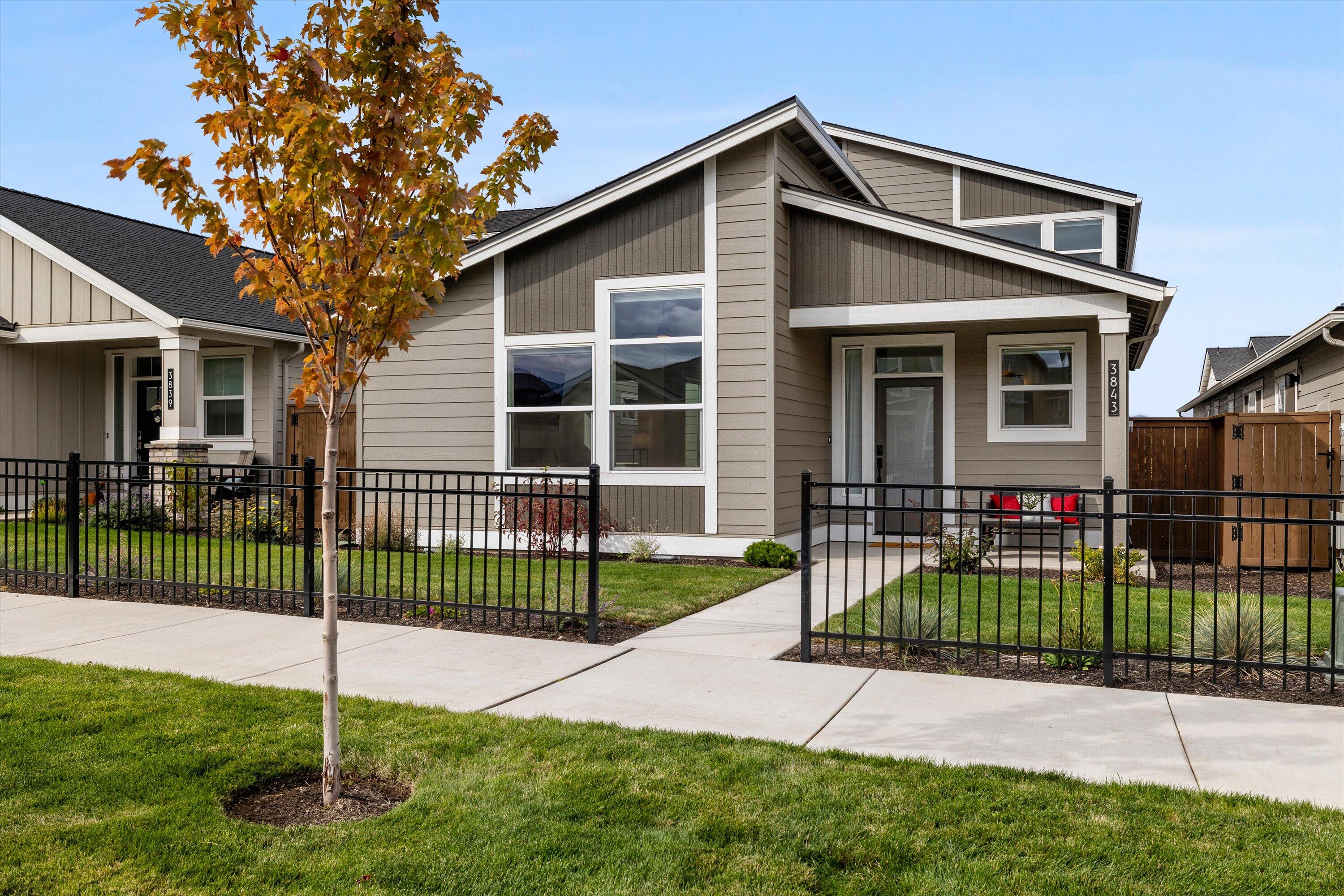 3843 NE Petrosa Avenue