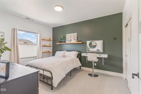 Tiny photo for 63315 Wrangler Place, Bend, OR 97703 (MLS # 220224142)