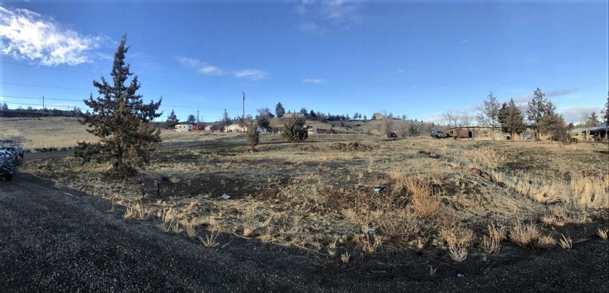 Buildable multi family residential flat lot in NE Madras on the corner of NE 6th and NE Cleveland. .19 acres