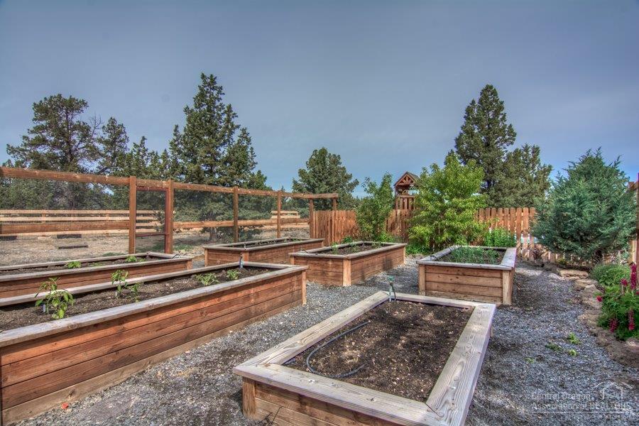 Twin Lakes Ranch - Residential