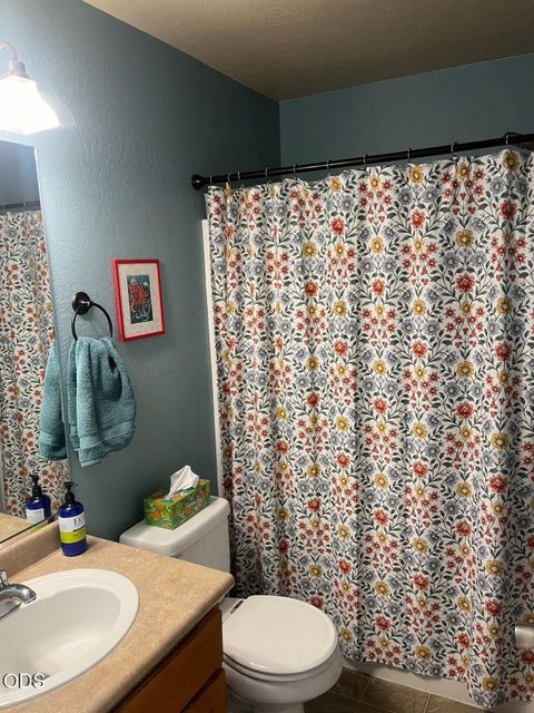 Tiny photo for 308 Live Oak Loop, Central Point, OR 97502 (MLS # 220223427)