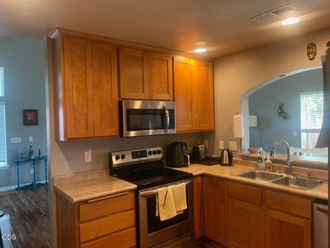 Tiny photo for 308 Live Oak Loop, Central Point, OR 97502 (MLS # 220223427)