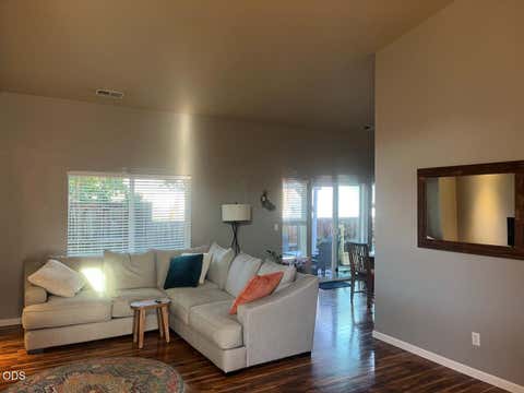 Tiny photo for 308 Live Oak Loop, Central Point, OR 97502 (MLS # 220223427)