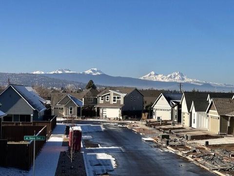 Tiny photo for 61209 NE Snow Owl Street, Bend, OR 97701 (MLS # 220216692)